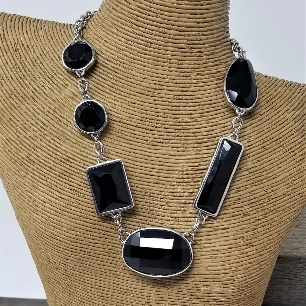 NWT Ann Taylor Silver & Black Necklace 18" Modern